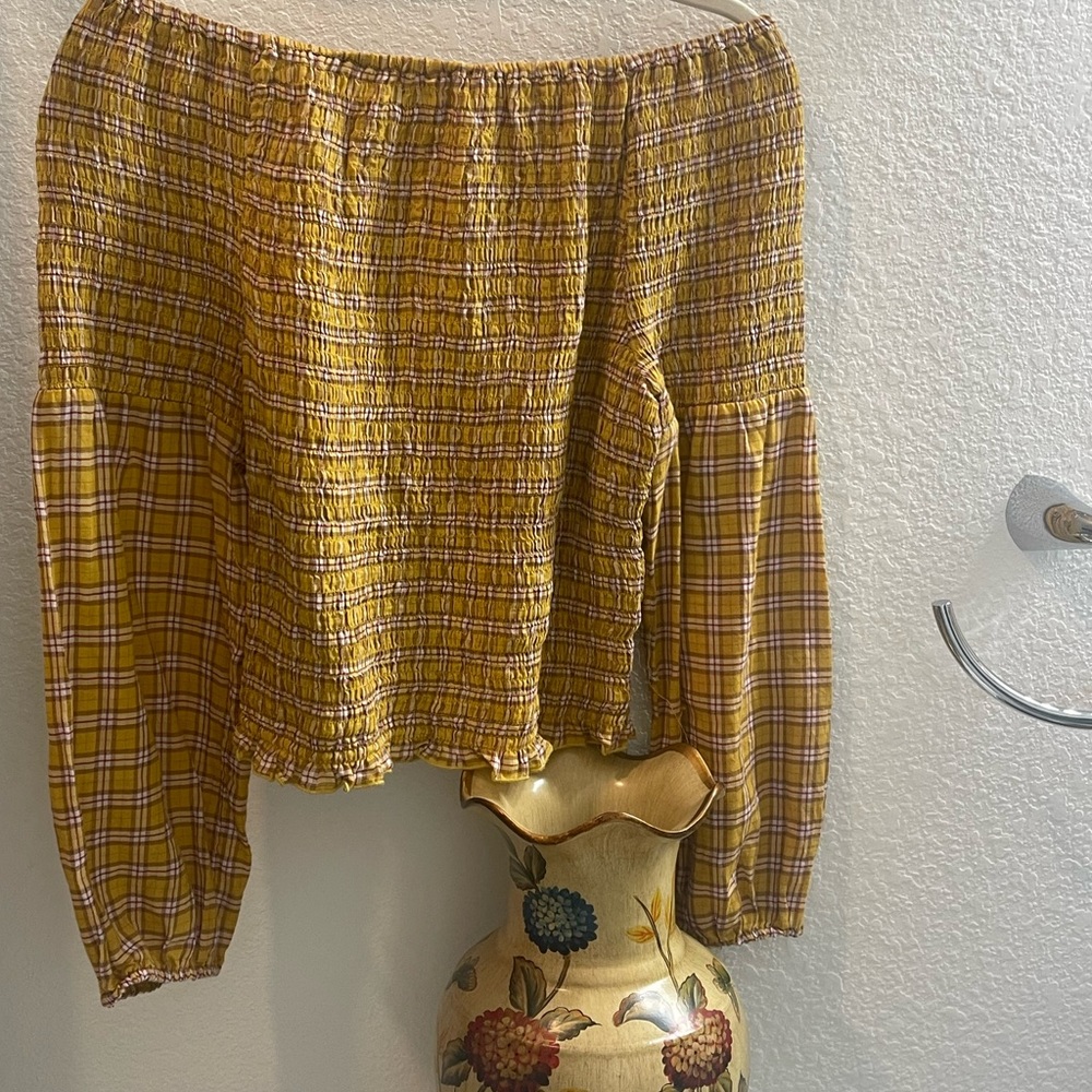 Over the Shoulder yellow colour checks patter top